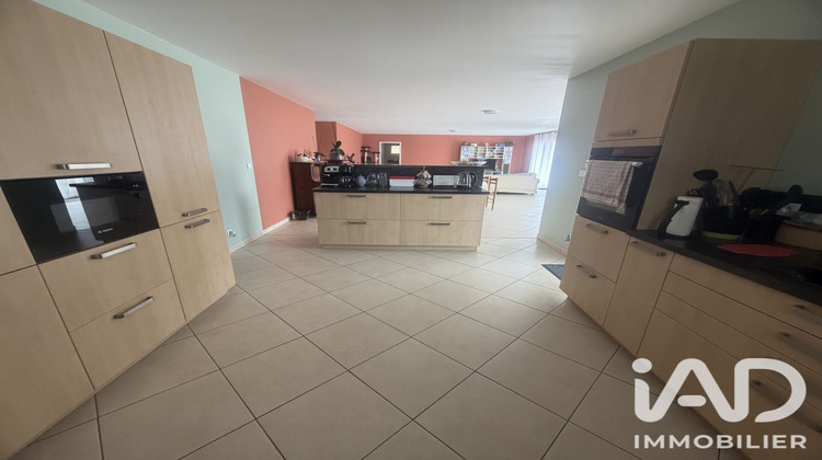 Ma-Cabane - Vente Maison Église-Neuve-d'Issac, 213 m²