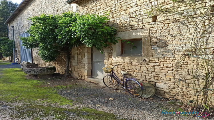 Ma-Cabane - Vente Maison Aigondigné, 185 m²