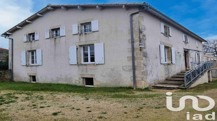 Ma-Cabane - Vente Maison Aigondigné, 220 m²