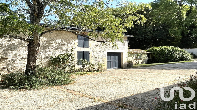 Ma-Cabane - Vente Maison Aigondigné, 252 m²