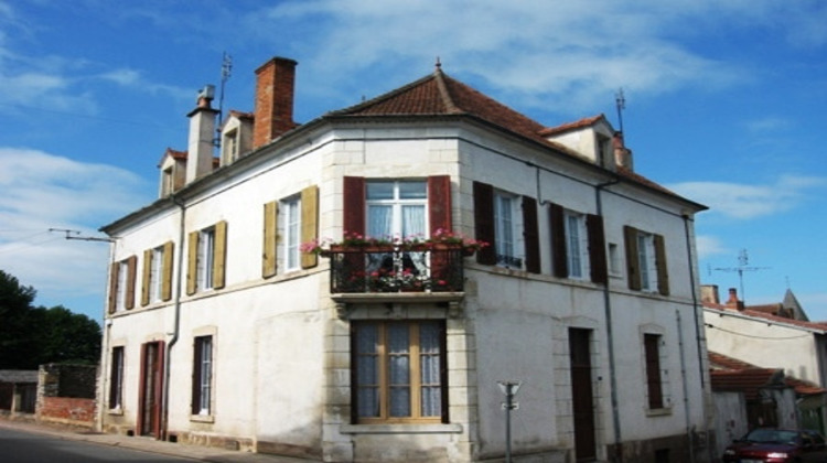 Ma-Cabane - Vente Maison AINAY-LE-CHATEAU, 217 m²
