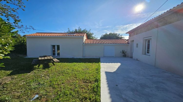 Ma-Cabane - Vente Maison AMBARES ET LAGRAVE, 79 m²