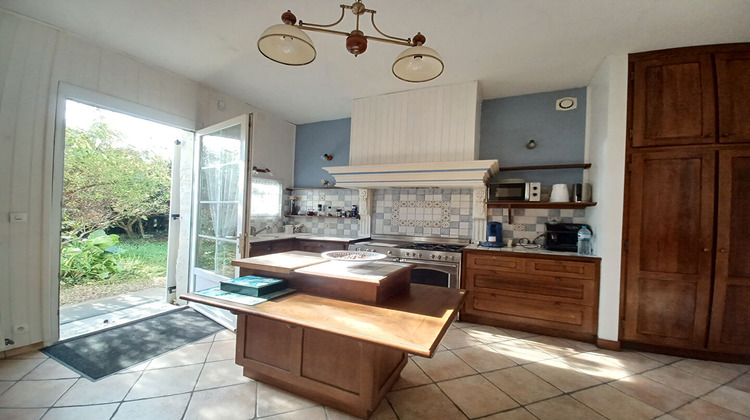 Ma-Cabane - Vente Maison AMBARES-ET-LAGRAVE, 207 m²