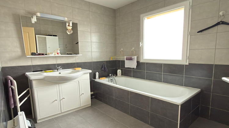 Ma-Cabane - Vente Maison AMBARES-ET-LAGRAVE, 108 m²