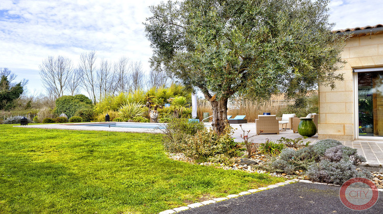 Ma-Cabane - Vente Maison Ambarès-et-Lagrave, 277 m²
