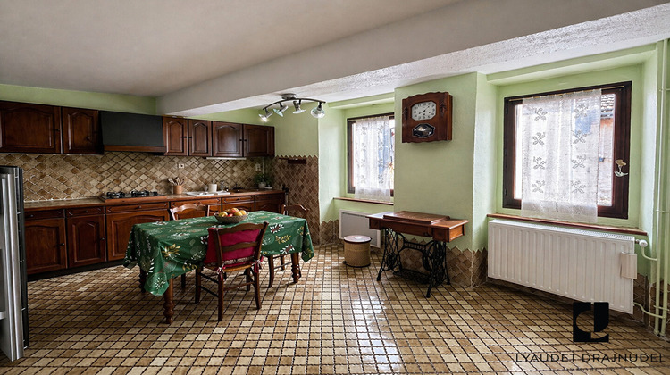 Ma-Cabane - Vente Maison AMBIERLE, 197 m²