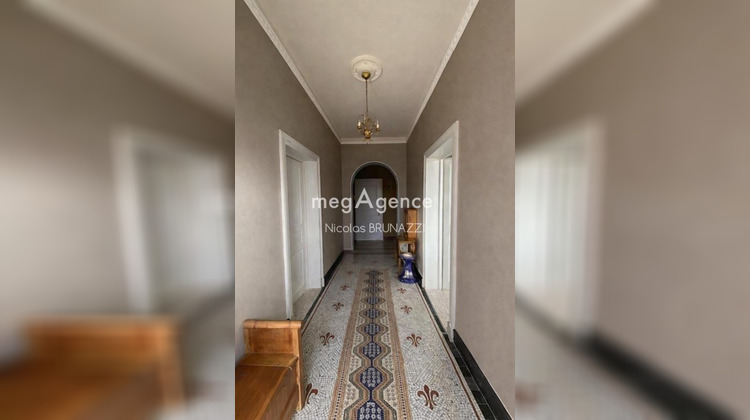 Ma-Cabane - Vente Maison AMBRIERES LES VALLEES, 361 m²