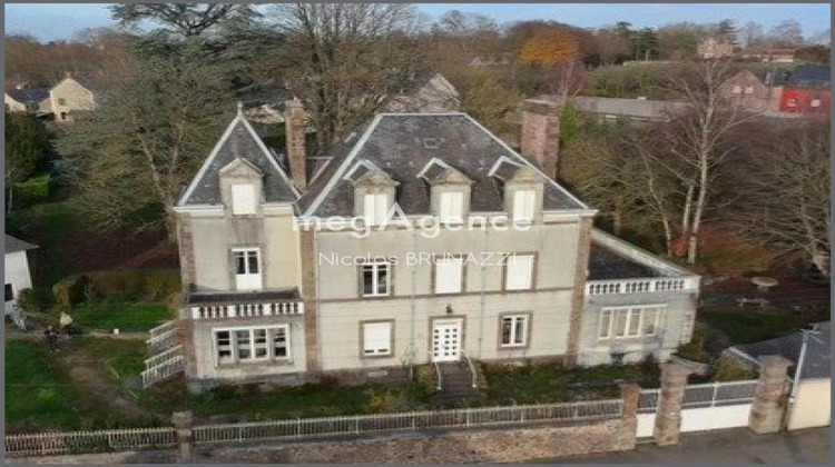 Ma-Cabane - Vente Maison AMBRIERES LES VALLEES, 361 m²