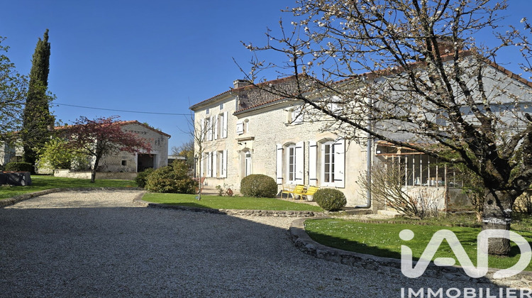 Ma-Cabane - Vente Maison Angeac-Champagne, 186 m²
