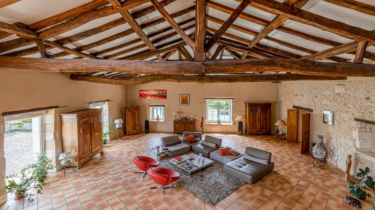 Ma-Cabane - Vente Maison ANGOULEME, 418 m²