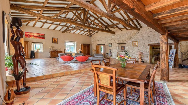 Ma-Cabane - Vente Maison ANGOULEME, 418 m²