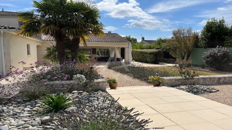 Ma-Cabane - Vente Maison ANGOULEME, 201 m²