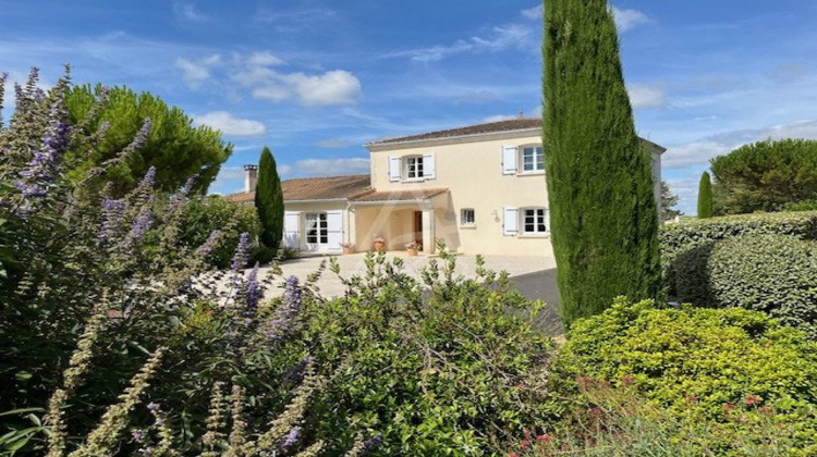 Ma-Cabane - Vente Maison ANGOULEME, 201 m²