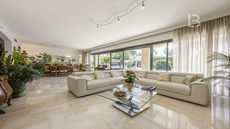 Ma-Cabane - Vente Maison Antibes, 200 m²