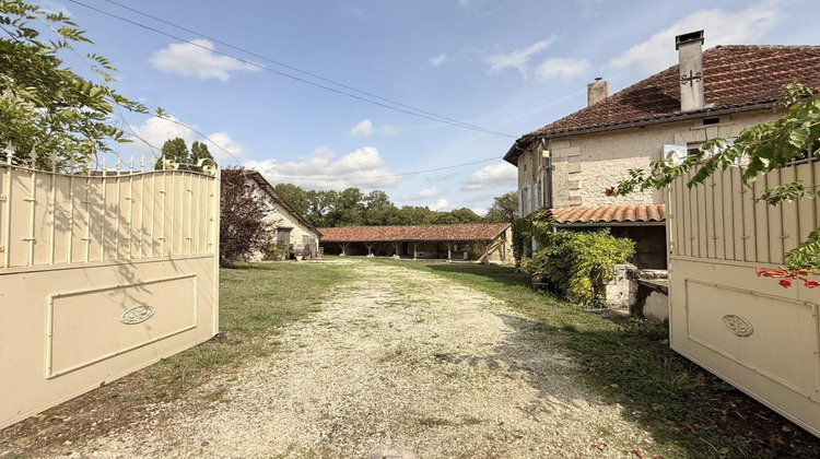 Ma-Cabane - Vente Maison AUBETERRE SUR DRONNE, 260 m²