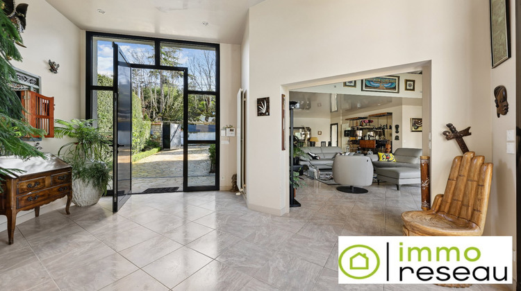Ma-Cabane - Vente Maison AVENUE DE LA VARENNE, 275 m²