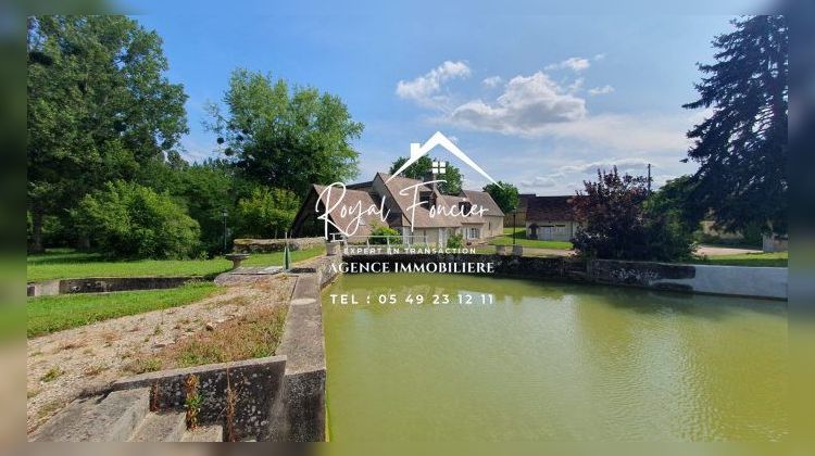 Ma-Cabane - Vente Maison Azay-le-Ferron, 250 m²