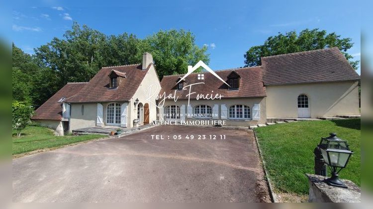 Ma-Cabane - Vente Maison Azay-le-Ferron, 250 m²