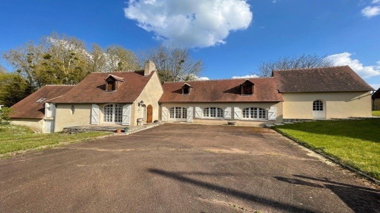 Ma-Cabane - Vente Maison Azay-le-Ferron, 270 m²