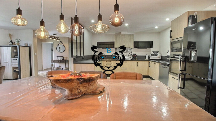 Ma-Cabane - Vente Maison BAGNOLS-EN-FORET, 104 m²