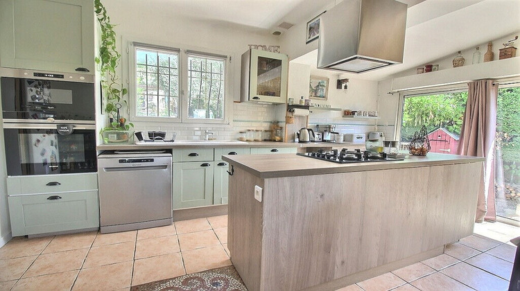 Ma-Cabane - Vente Maison BAGNOLS-EN-FORET, 154 m²