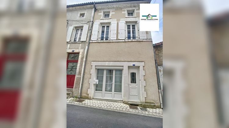 Ma-Cabane - Vente Maison Barbezieux-Saint-Hilaire, 130 m²