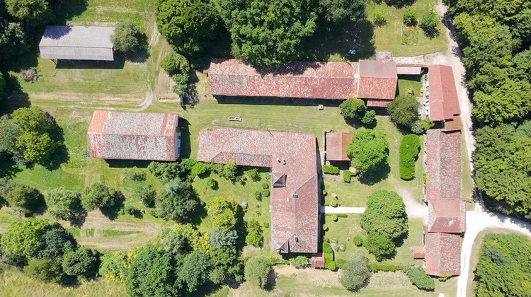 Ma-Cabane - Vente Maison BARBEZIEUX SAINT HILAIRE, 600 m²