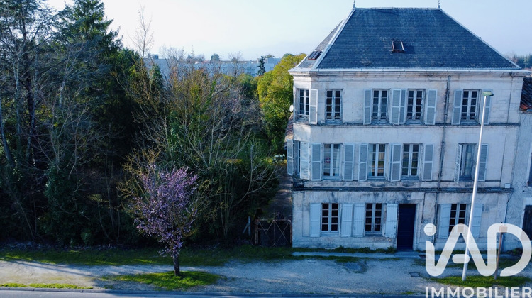 Ma-Cabane - Vente Maison Barbezieux-Saint-Hilaire, 227 m²