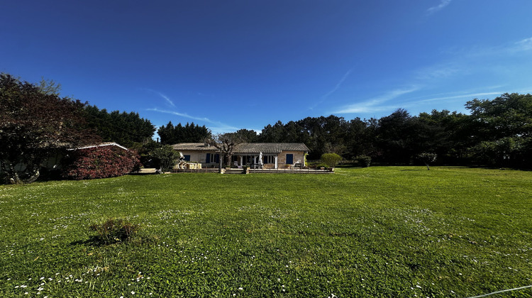 Ma-Cabane - Vente Maison Bayas, 211 m²