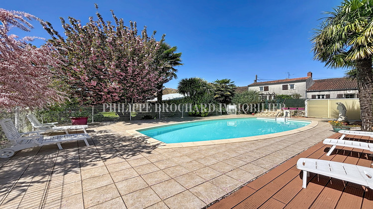 Ma-Cabane - Vente Maison Bazoges-en-Pareds, 211 m²