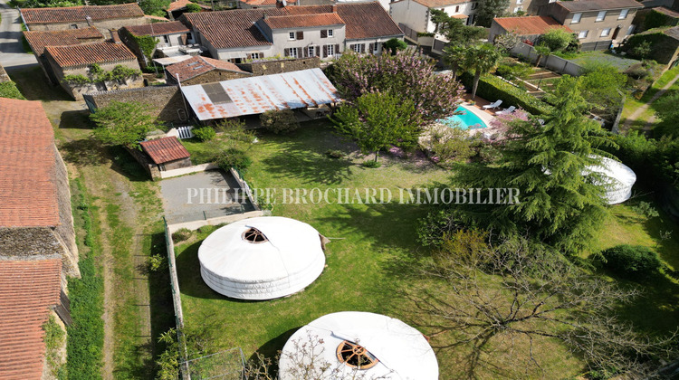 Ma-Cabane - Vente Maison Bazoges-en-Pareds, 211 m²