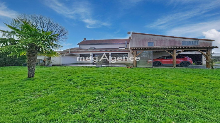 Ma-Cabane - Vente Maison BEGROLLES EN MAUGES, 200 m²