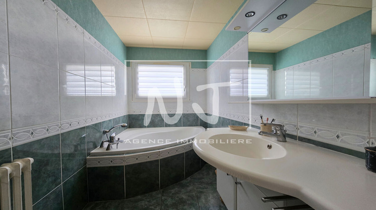 Ma-Cabane - Vente Maison BOUCHEMAINE, 97 m²