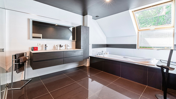 Ma-Cabane - Vente Maison BOUCHEMAINE, 280 m²