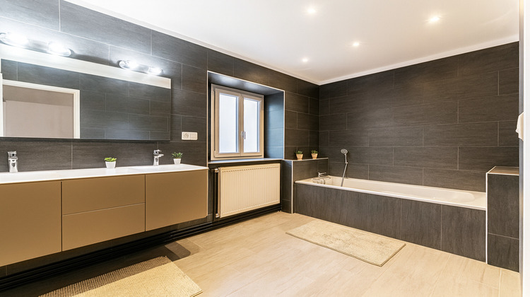 Ma-Cabane - Vente Maison BOURBERAIN, 245 m²