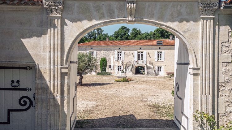 Ma-Cabane - Vente Maison BOURG-CHARENTE, 410 m²