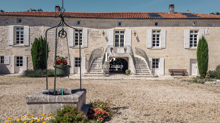 Ma-Cabane - Vente Maison BOURG-CHARENTE, 410 m²