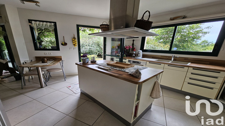 Ma-Cabane - Vente Maison Bourg-des-Comptes, 237 m²