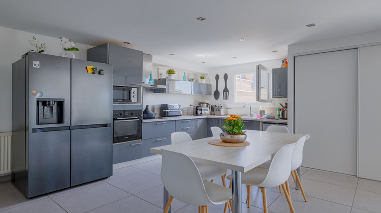 Ma-Cabane - Vente Maison BOURGOIN-JALLIEU, 180 m²