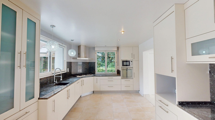 Ma-Cabane - Vente Maison Bray-sur-Somme, 280 m²