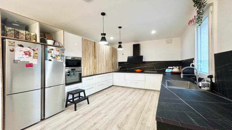 Ma-Cabane - Vente Maison Breuillet, 214 m²