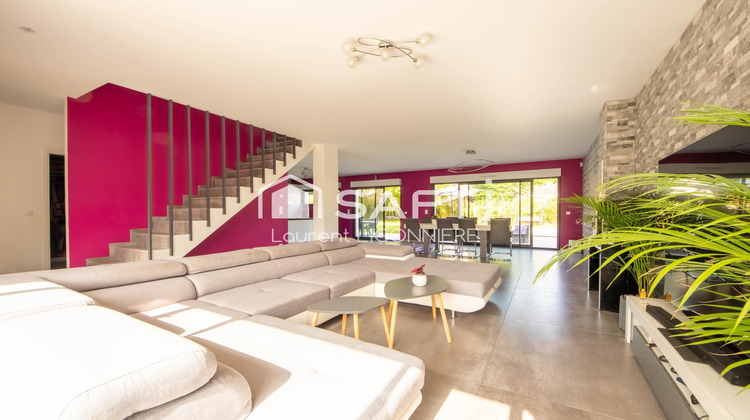 Ma-Cabane - Vente Maison Brie-Comte-Robert, 208 m²