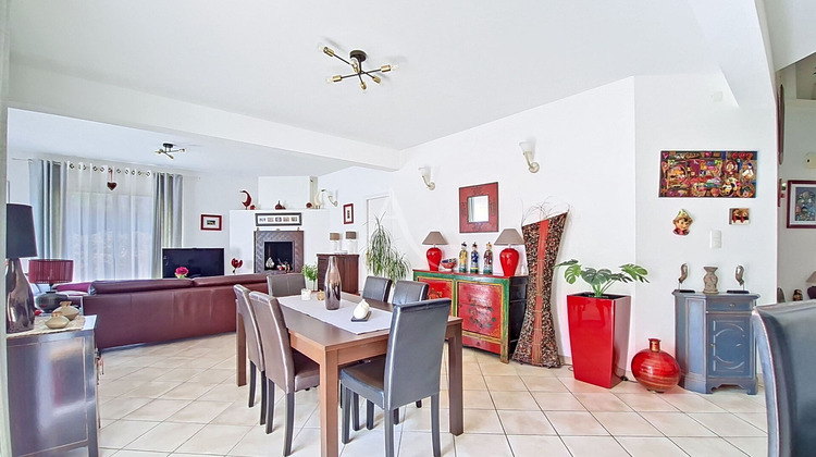 Ma-Cabane - Vente Maison BRIOLLAY, 222 m²