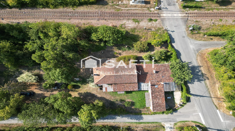 Ma-Cabane - Vente Maison Brives-sur-Charente, 248 m²