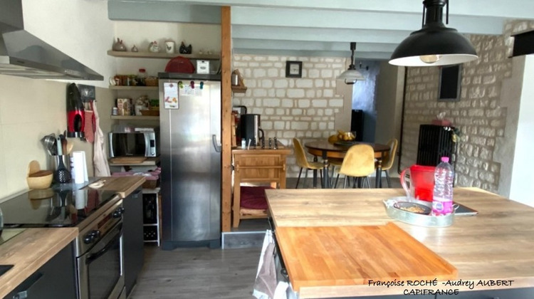 Ma-Cabane - Vente Maison BUSSAC SUR CHARENTE, 221 m²