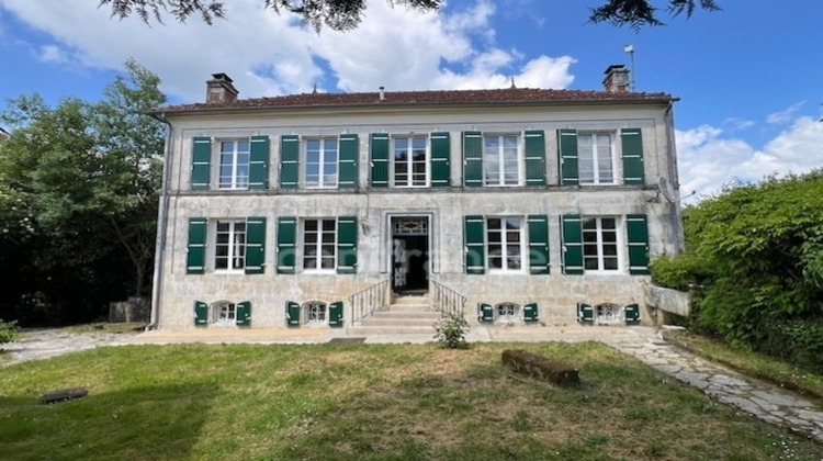 Ma-Cabane - Vente Maison BUSSAC SUR CHARENTE, 260 m²
