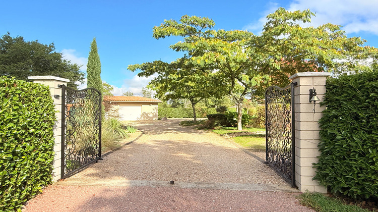 Ma-Cabane - Vente Maison BUSSEROLLES, 191 m²