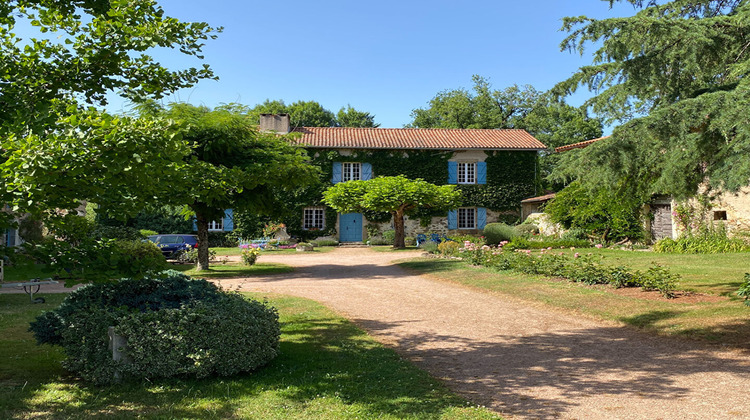 Ma-Cabane - Vente Maison BUSSEROLLES, 271 m²