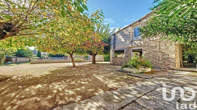 Ma-Cabane - Vente Maison Cabrières-d'Avignon, 204 m²