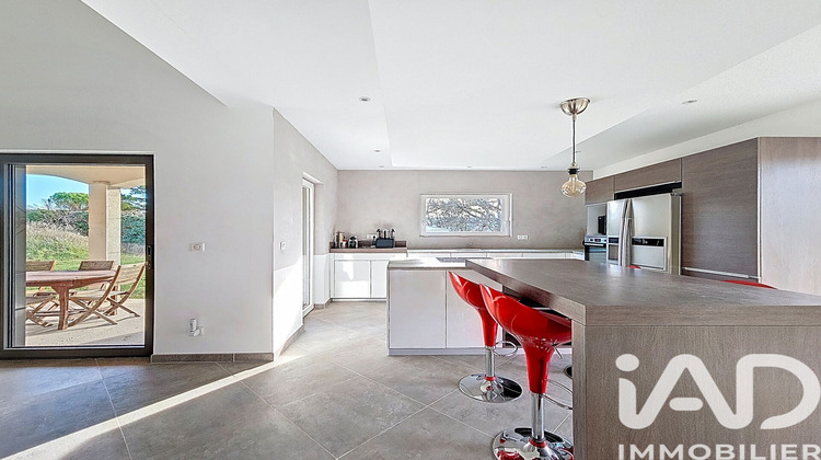 Ma-Cabane - Vente Maison Cabrières-d'Avignon, 199 m²